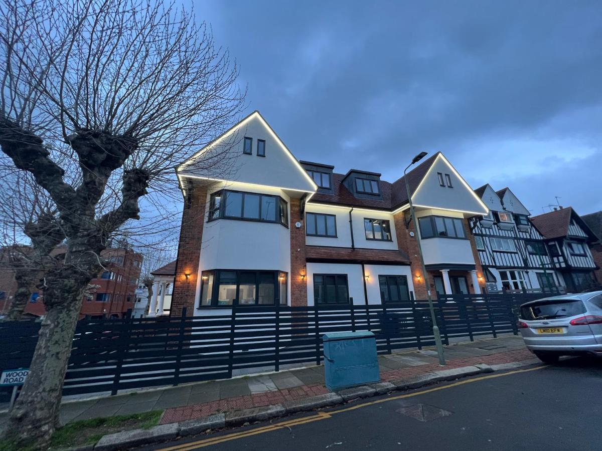 Golders Green Homes Лондон Екстериор снимка